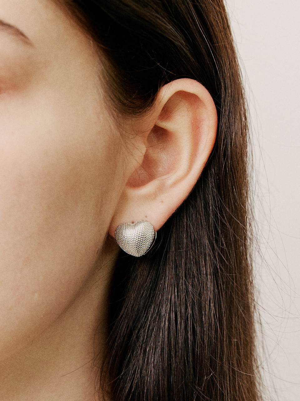 [성해은 착용] vintage heart onetouch earring